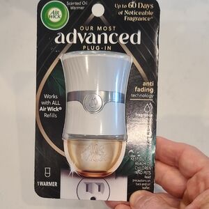 New Air Wick Advanced Plug-In Scented Oil Warmer